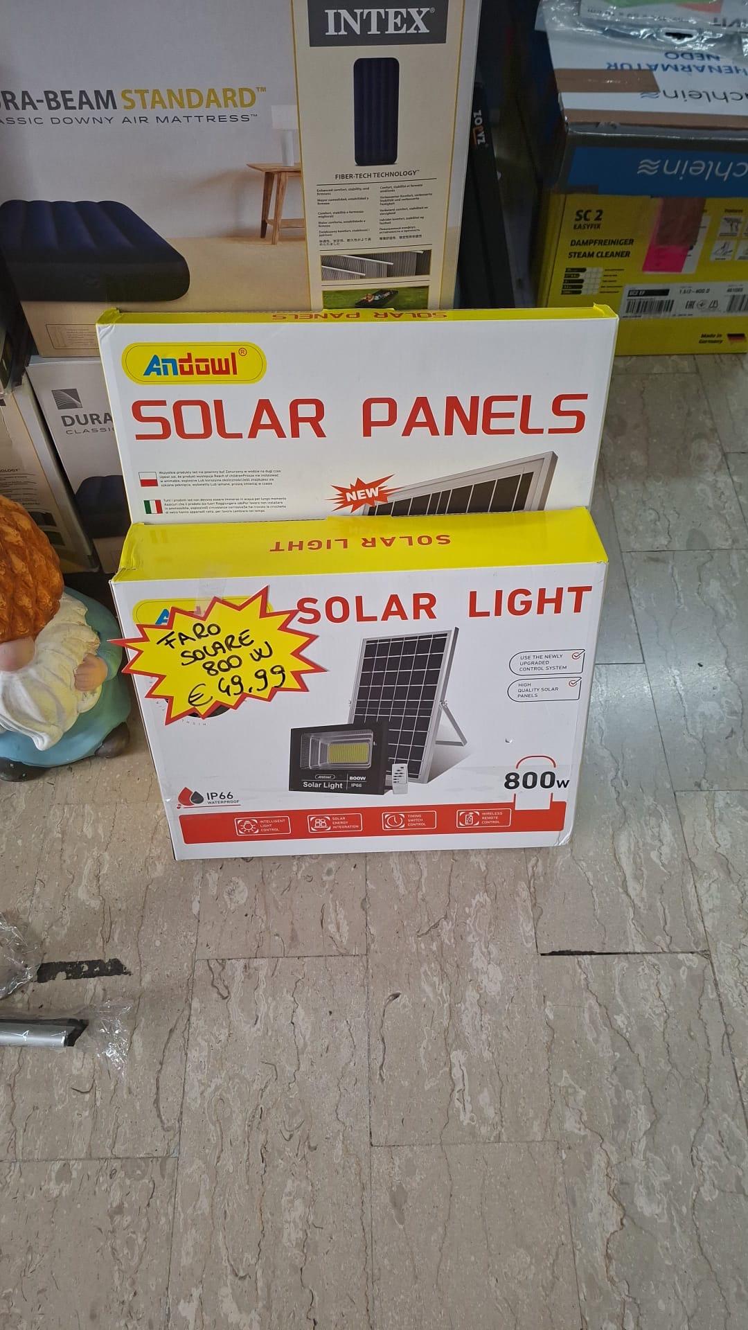 Kit luce solare Andowl 800W con pannello, telecomando e IP66